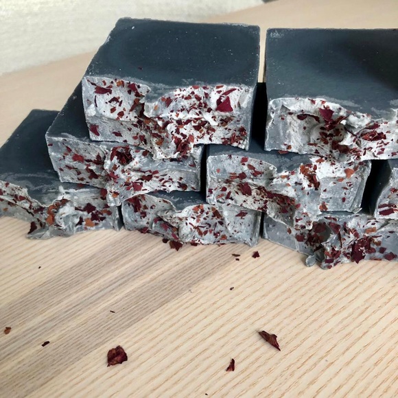 Activated Charcoal Rose | All Natural Handcrafted Body Soap Bar - Picture 3 of 7